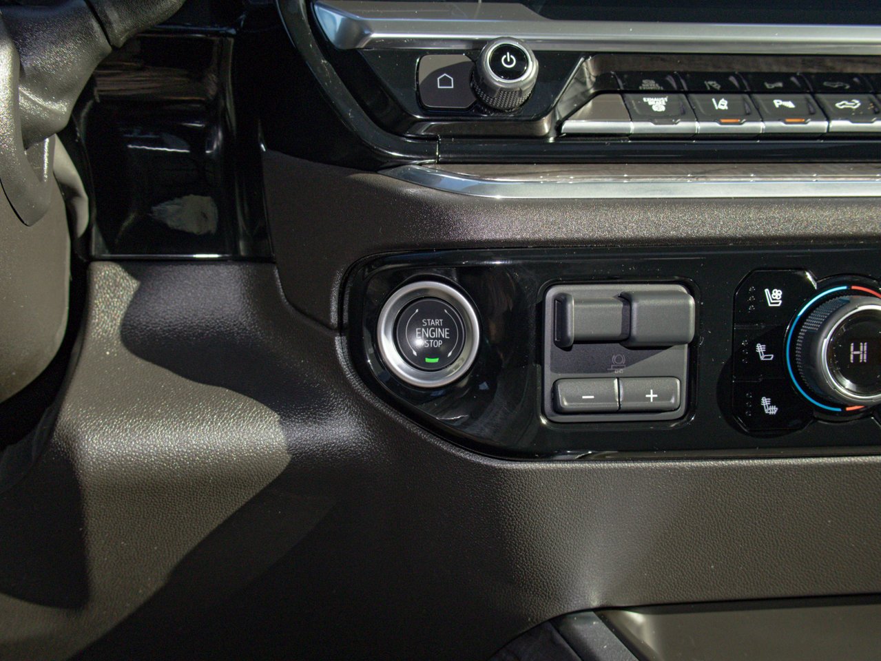 2024 Chevrolet Silverado 3500HD 4WD Crew Cab 159 LTZ White Sherwood Park - photo #29