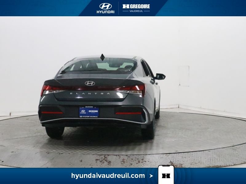 2024 Hyundai Elantra Grey Laval - photo #10
