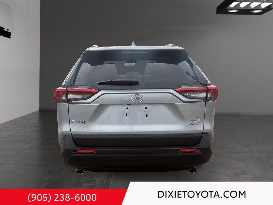 2025 Toyota RAV4 Hybrid XLE AWD Silver