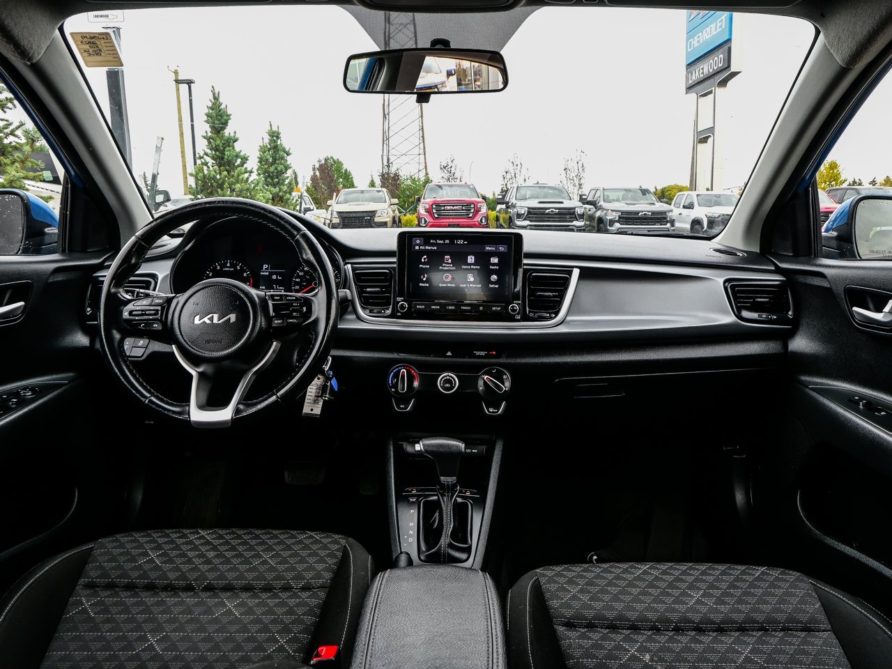 2023 Kia Rio 5-door LX+ IVT Blue Sherwood Park - photo #27