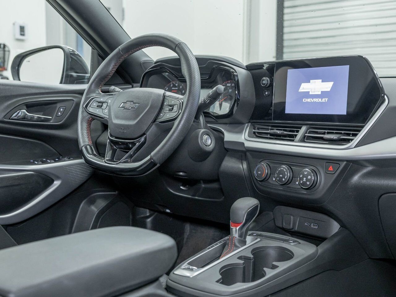 Chevrolet Trax 1RS *SIÈGES / VOLANT CHAUF* CARPLAY BLUETOOTH WIFI 2025 Gris Saint-Jérôme - photo #21