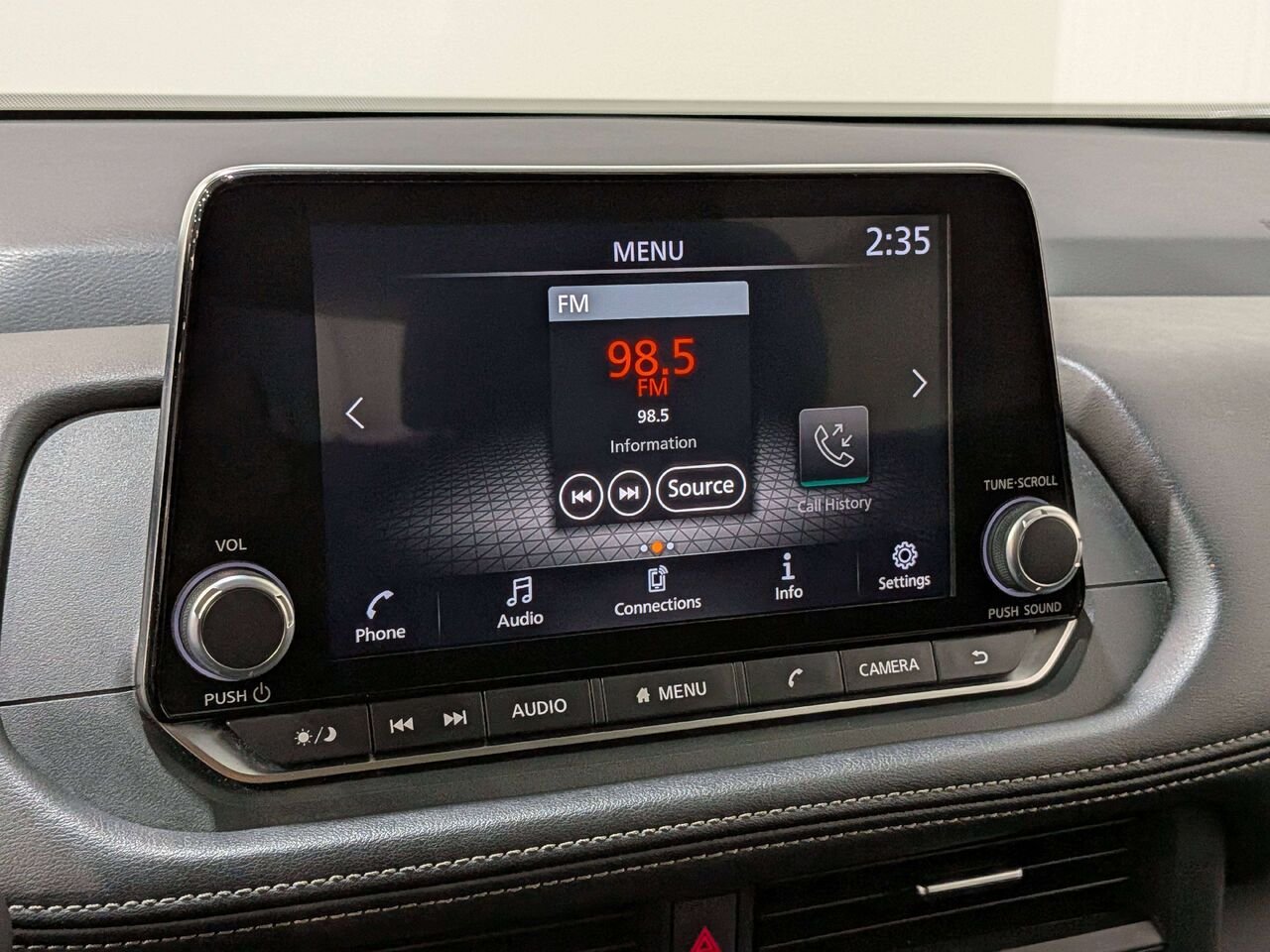 2025 Nissan Rogue AWD S White Val-David - photo #19