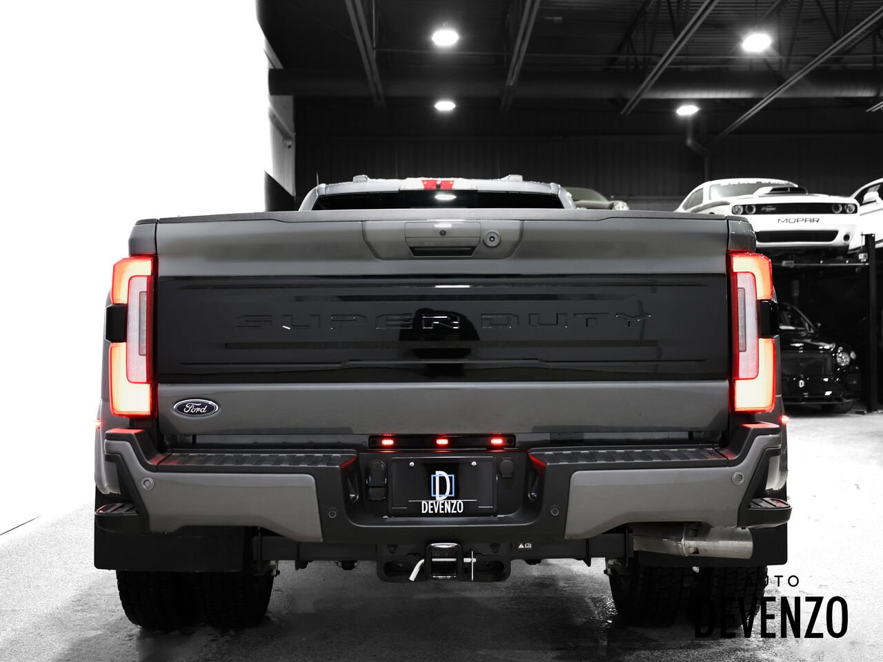 2026 Ford Super Duty F-450 DRW Grey Saint-Eustache - photo #5
