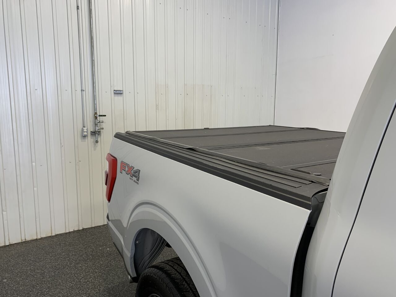 2023 Ford F-150 Grey Saint-Eustache - photo #6