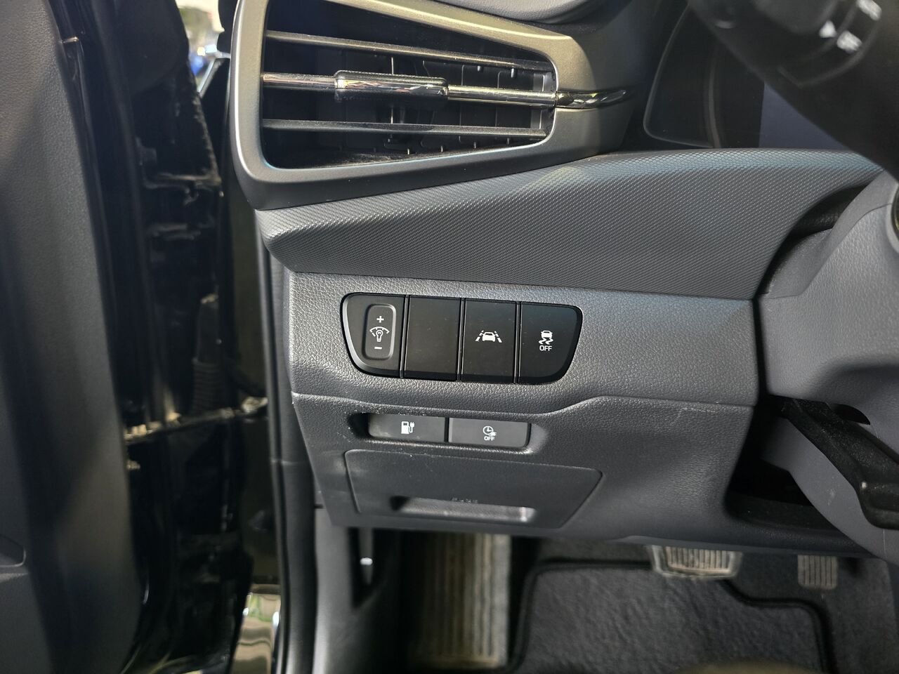 2021 Hyundai Ioniq Electric Black  - photo #12
