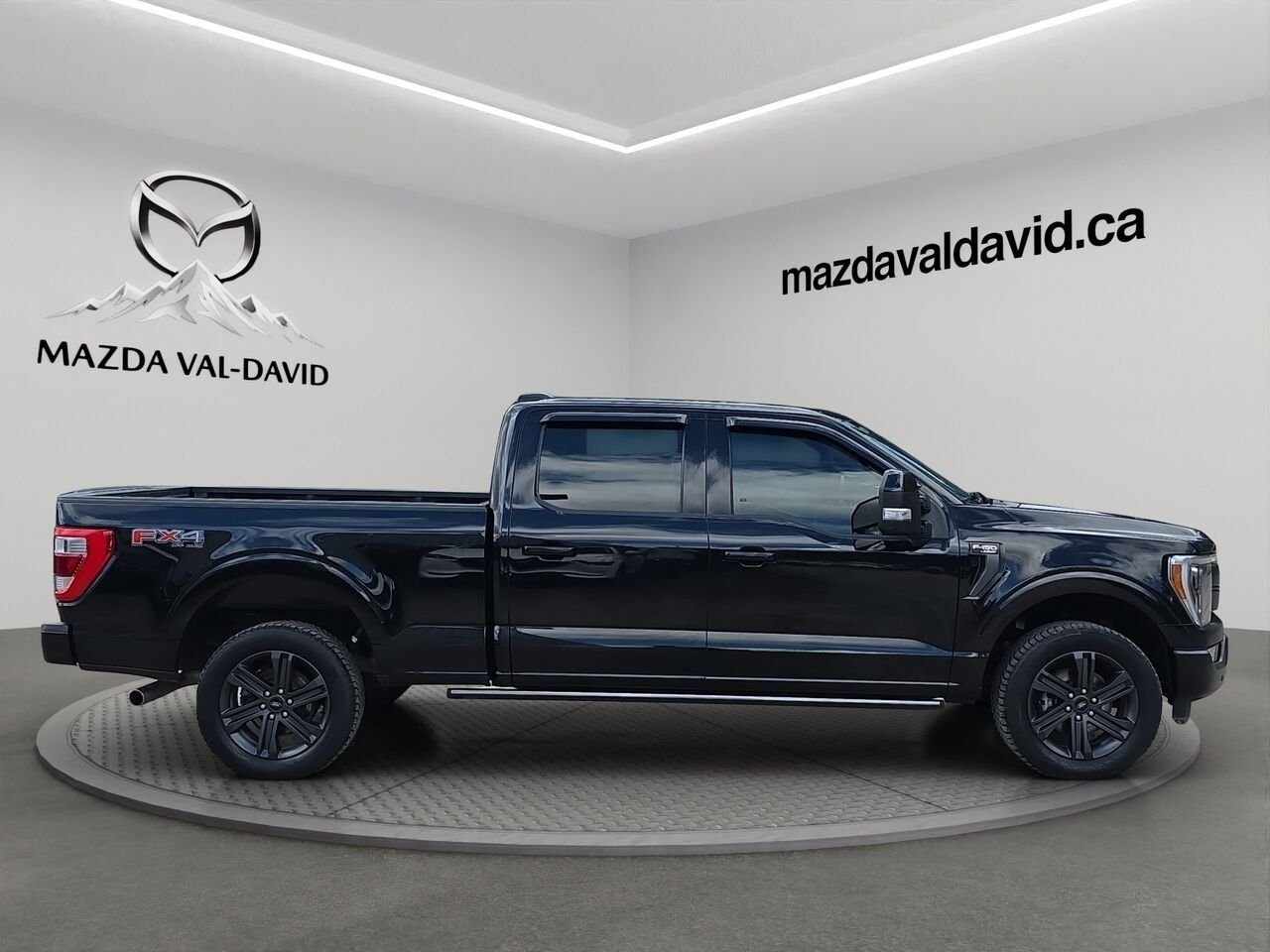 Ford F-150 LARIAT cabine SuperCrew 4RM caisse de 5,5 pi 2023 Noir Val-David - photo #3