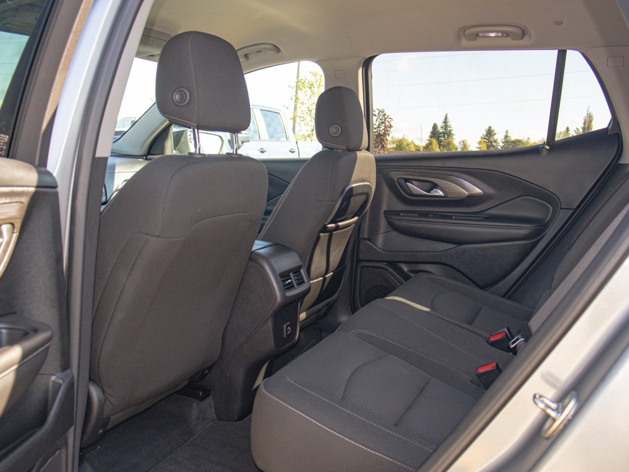 2024 GMC Terrain AWD 4dr SLE Grey Sherwood Park - photo #30