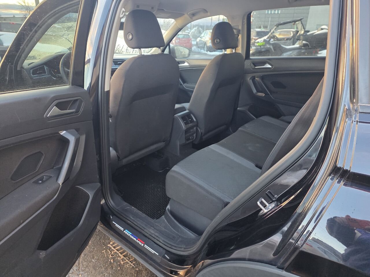 2019 Volkswagen Tiguan Black  - photo #10