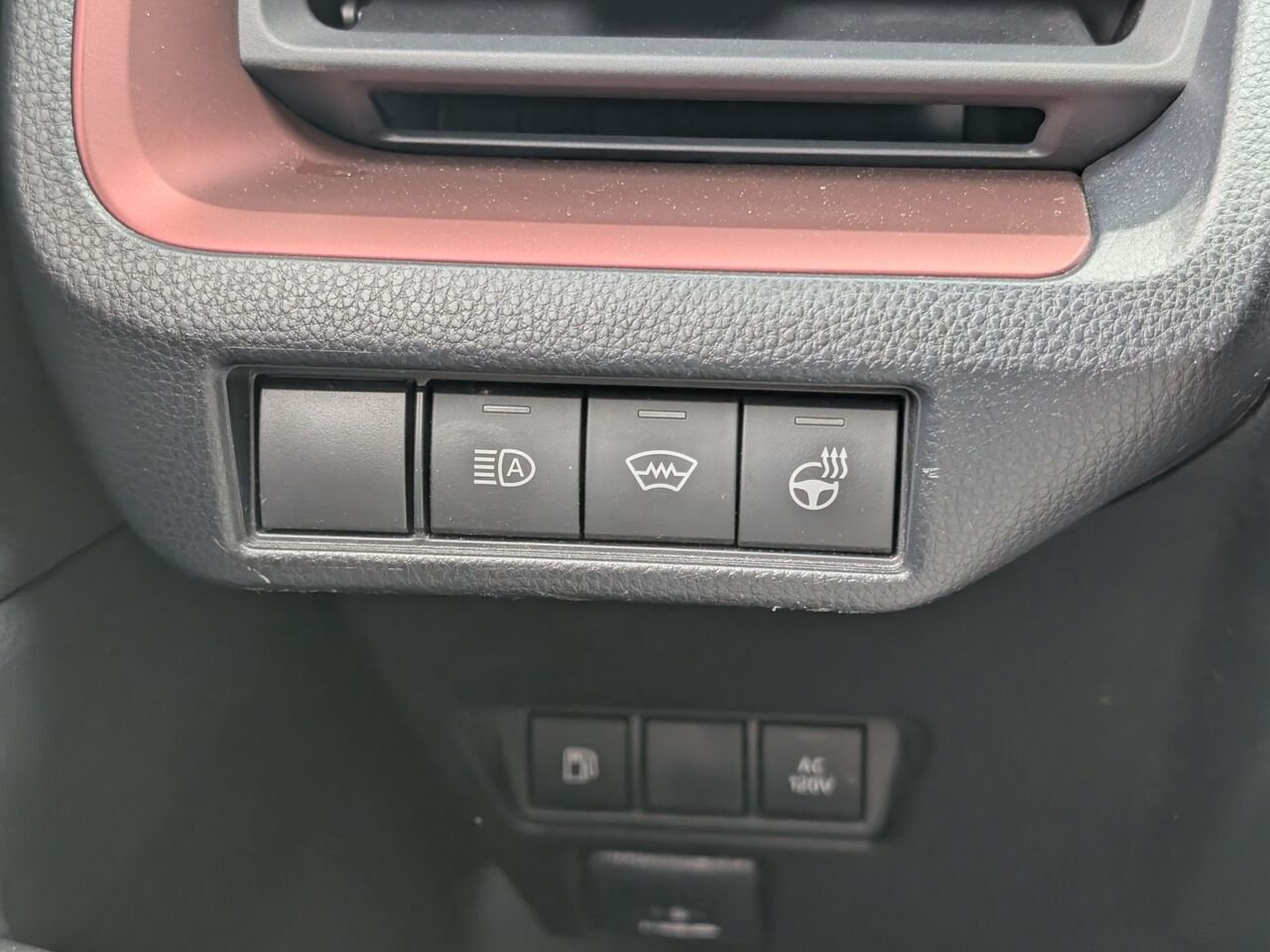 Toyota Prius Prime SE/SIÈGES CHAUFFANTS/VOLANT CHAUFFANT/AC/BLUETOOTH/CAMERA DE RECUL 2023 Blanc Sherbrooke - photo #12
