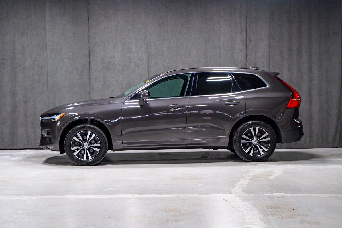 2022 Volvo XC60 B5 MOMENTUM HARMAN KARDON Grey Montreal - photo #2