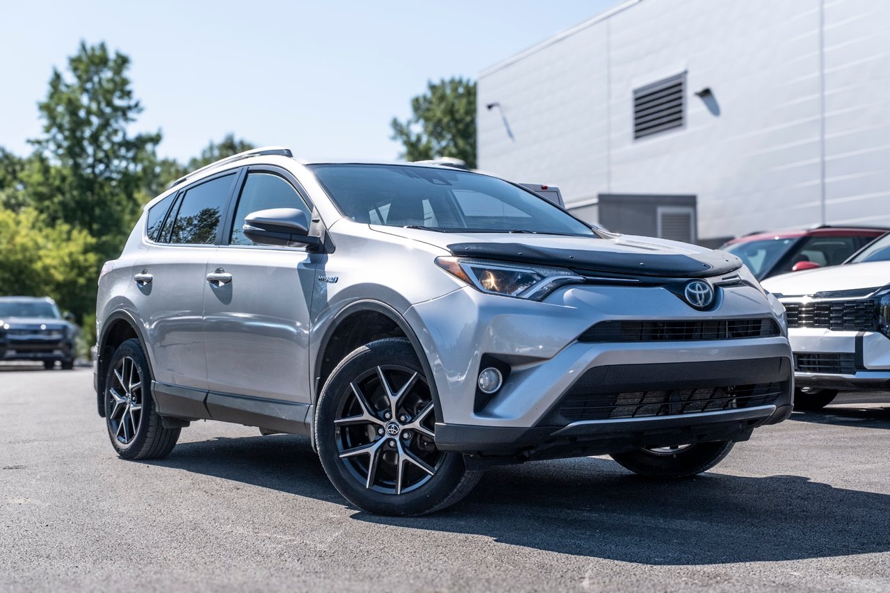 2018 Toyota RAV4 Grey Gatineau - photo #2