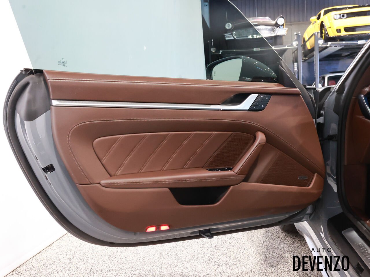 2024 Porsche 911 Grey Saint-Eustache - photo #8