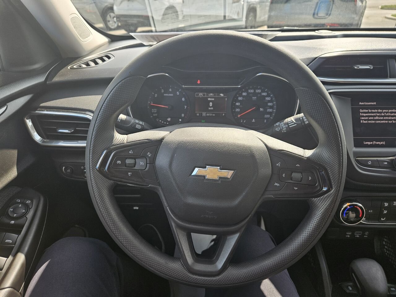2023 Chevrolet Trailblazer Traction intégrale, 4 portes LT White Thetford Mines - photo #9