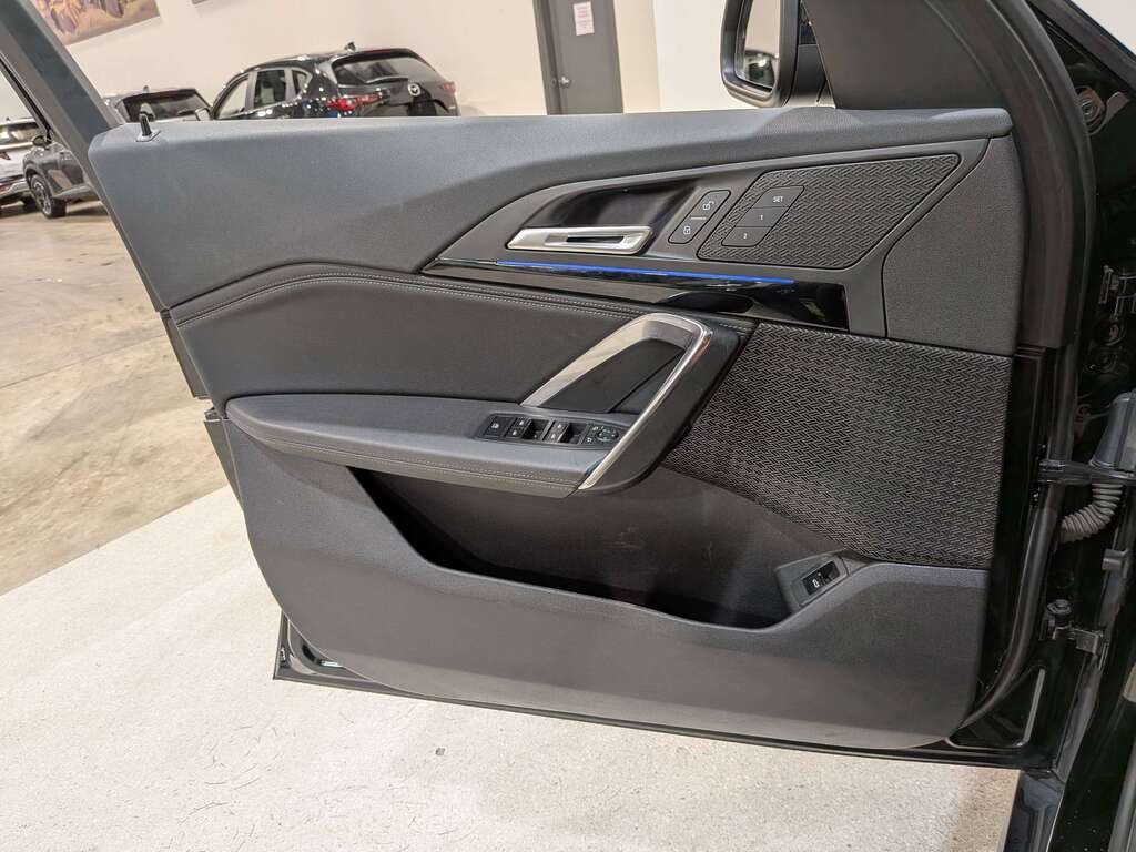 BMW X1 xDrive28i Sports Activity Vehicle 2023 Noir Val-David - photo #31