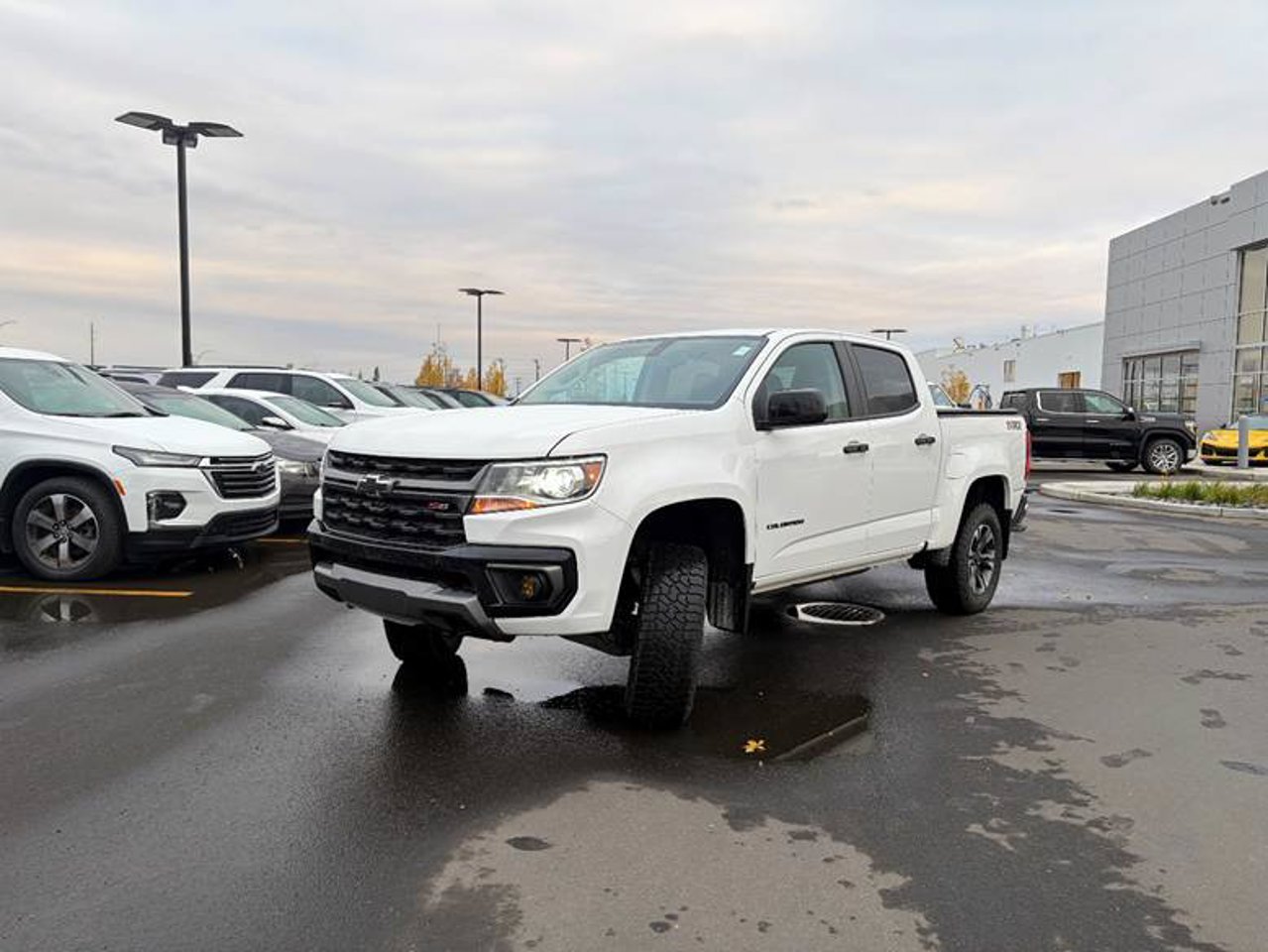 2022 Chevrolet Colorado 4WD Crew Cab 128 Z71 White Sherwood Park - photo #2