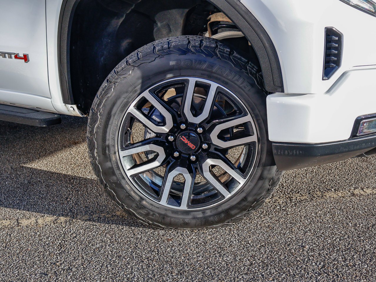 2025 GMC Sierra 1500 4WD Crew Cab 147 AT4 White Sherwood Park - photo #4