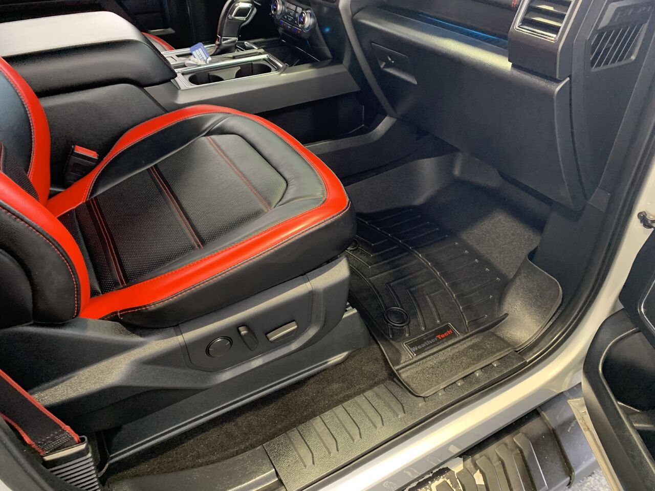 Ford F-150 LARIAT, EDITION SPECIALE, 3.5L, 157 WB, 2019 Argent Châteauguay - photo #18