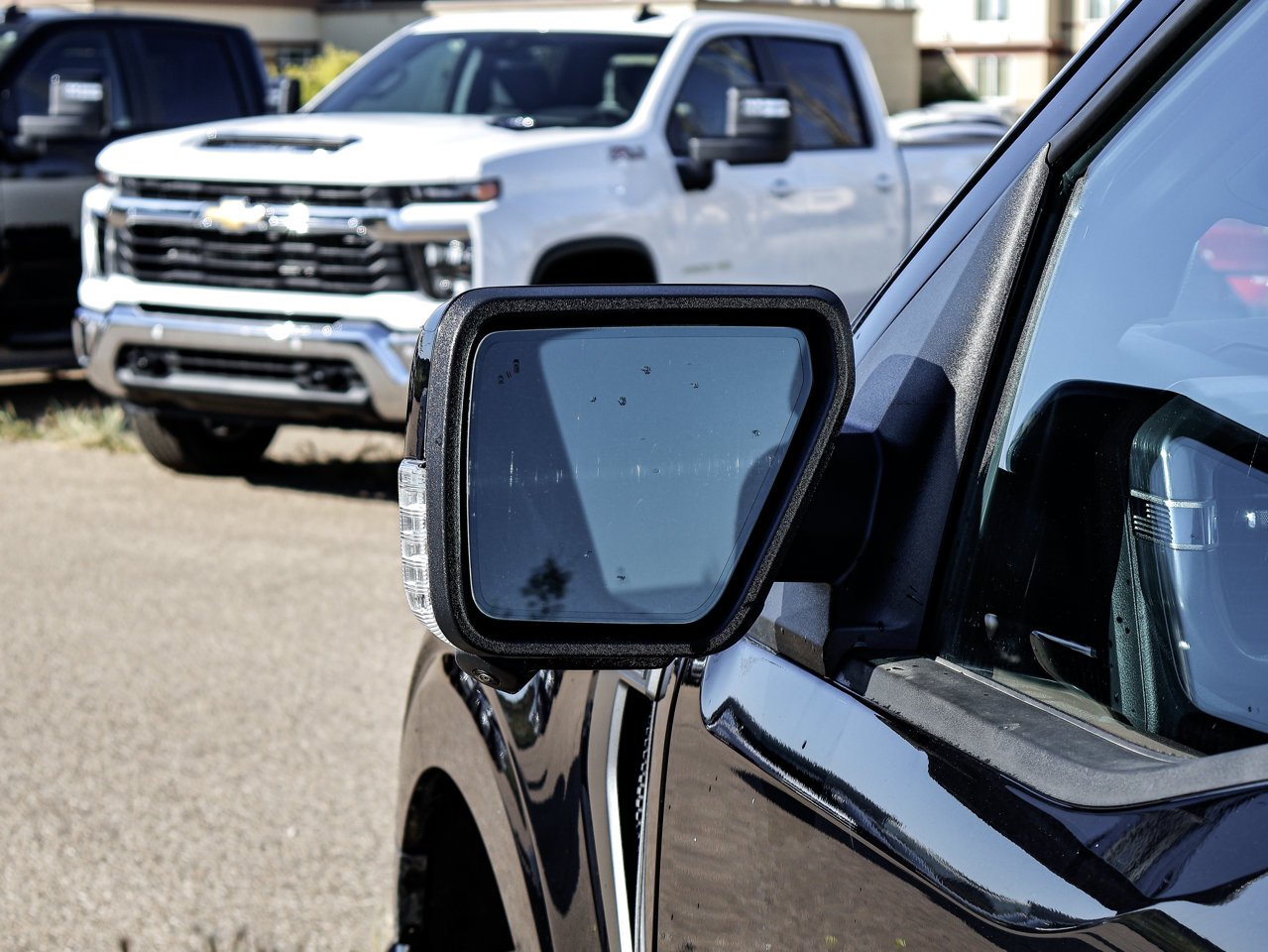 2023 Ford F-150 LARIAT 4WD SuperCrew 5.5' Box Black Sherwood Park - photo #6