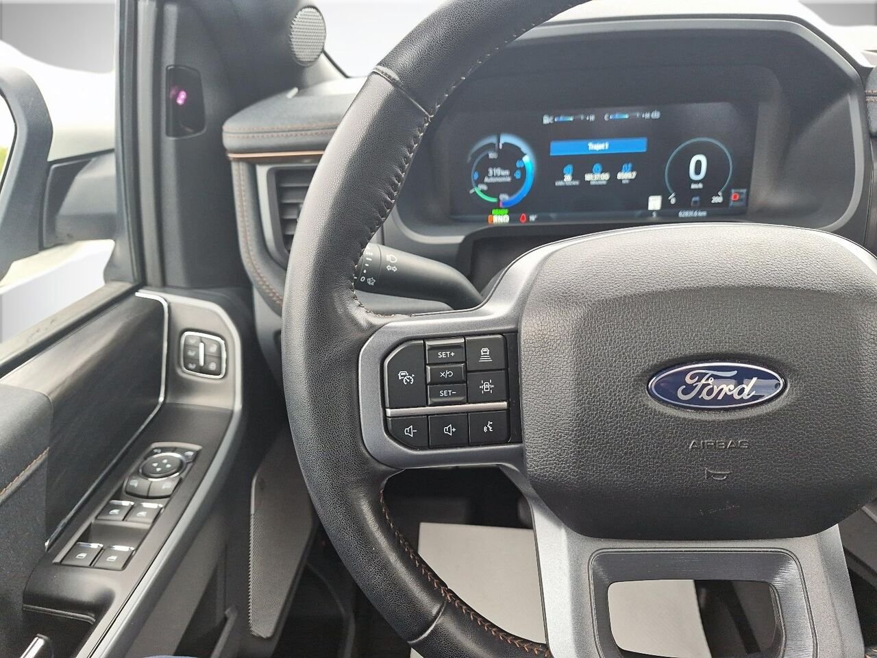 2024 Ford F-150 Lightning White Saint-Jérôme - photo #11
