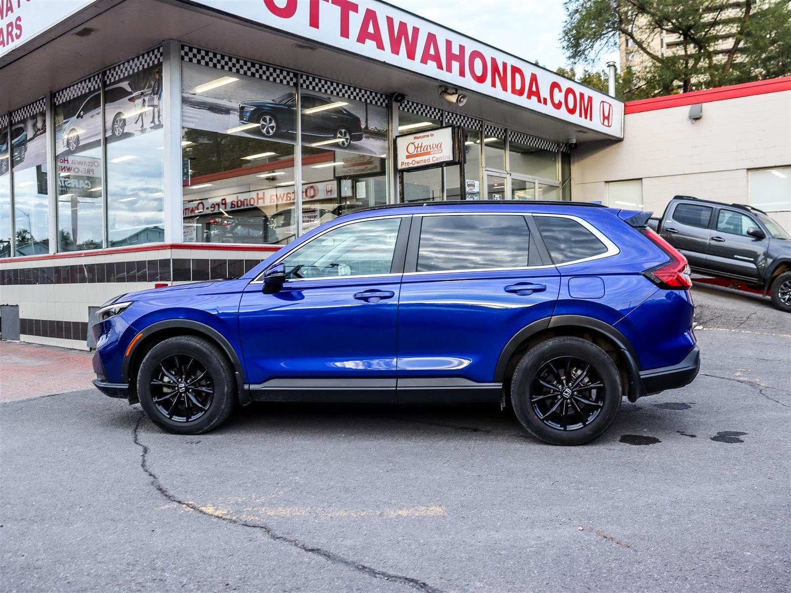 Honda CR-V Sport 2025 Blue Ottawa & Gatineau - photo #4