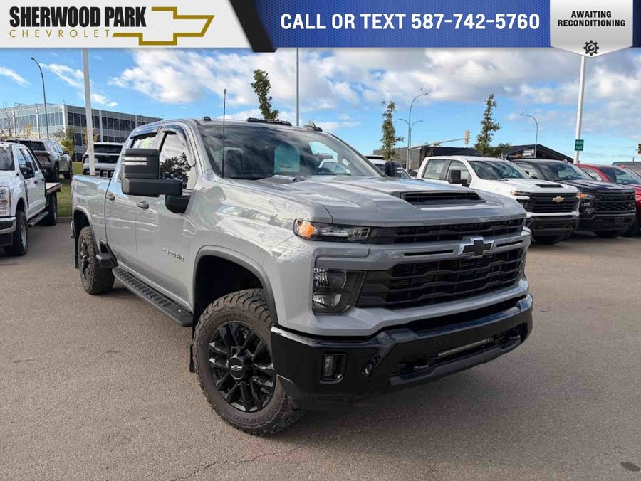 2025 Chevrolet Silverado 2500HD Custom 6.6L Duramax | Multi Flex Tailgate Grey