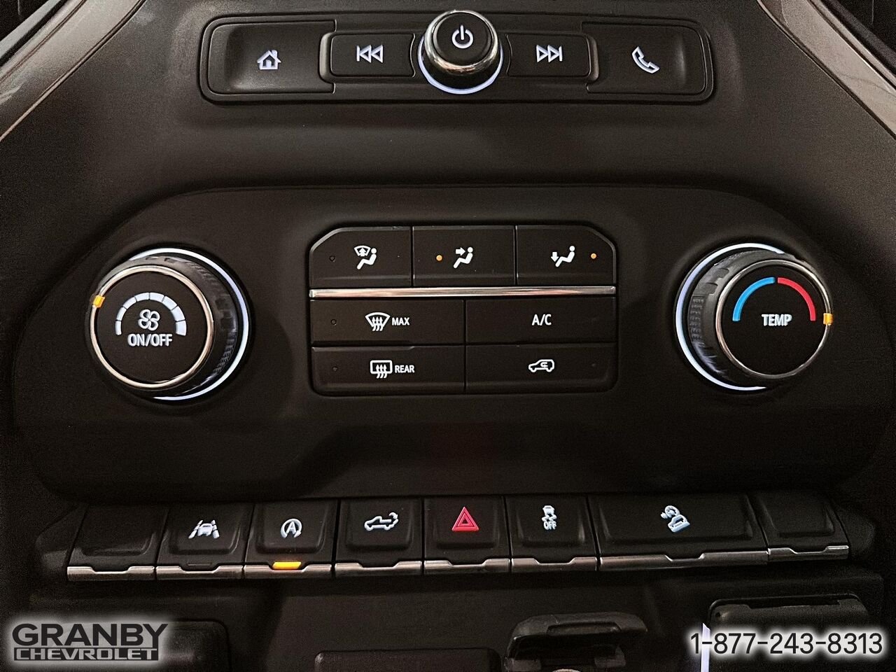 Chevrolet Silverado 1500 Custom Trail Boss Boite 6,6 V8 | G3711 2024 Blanc Granby - photo #17