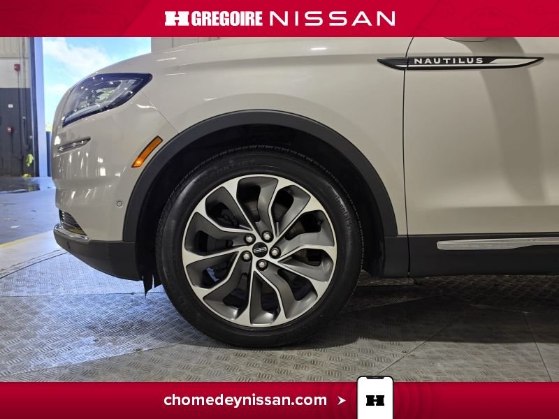 2022 Lincoln Nautilus Grey Saint-Eustache - photo #11
