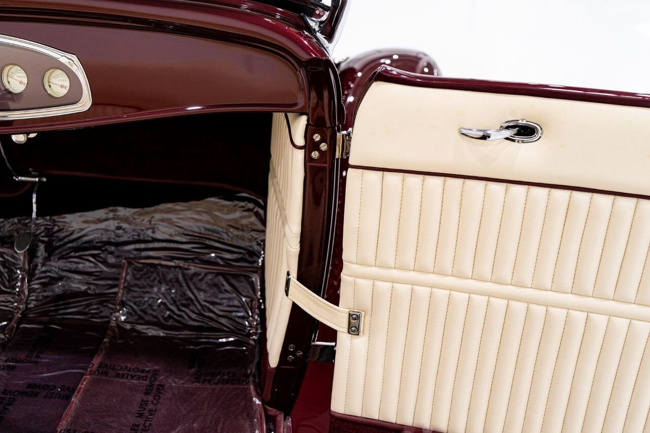 Ford Highboy Lobeck creation spectacular presentation **PRICE IN USD** 1932 Rouge Montréal - photo #58