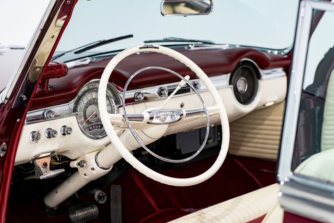 Oldsmobile 98 PRIX EN USD | Convertible Beautifully Presented from complete Restoration 1953 Rouge Montréal - photo #7