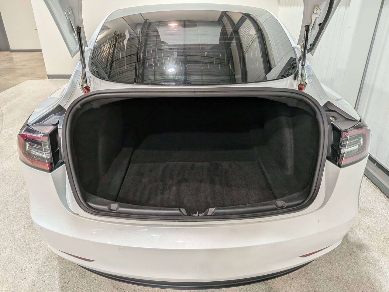 2019 Tesla Model 3 Standard Range Plus RWD White Val-David - photo #8