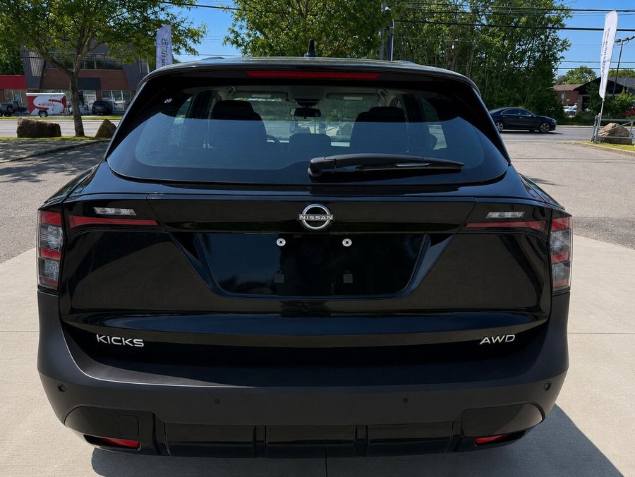 2026 NISSAN Kicks 2026 Super Black