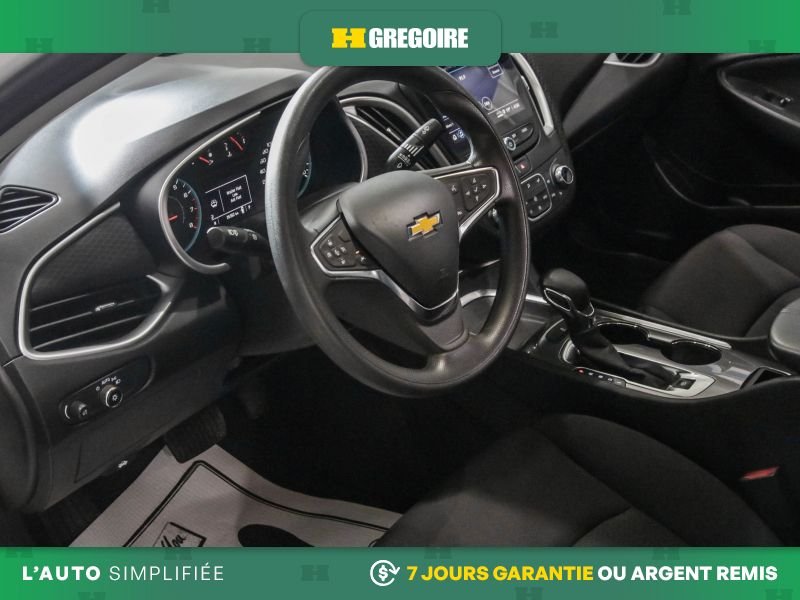 Chevrolet Malibu 2023 Blanc Blainville - photo #21