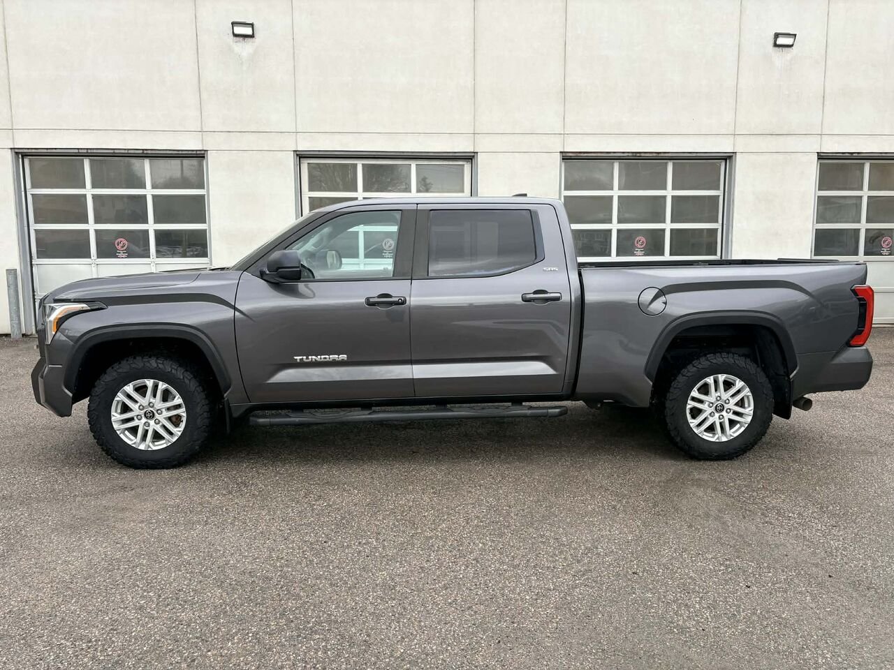 Toyota TUNDRA 2024 Gris Mont-Laurier - photo #8