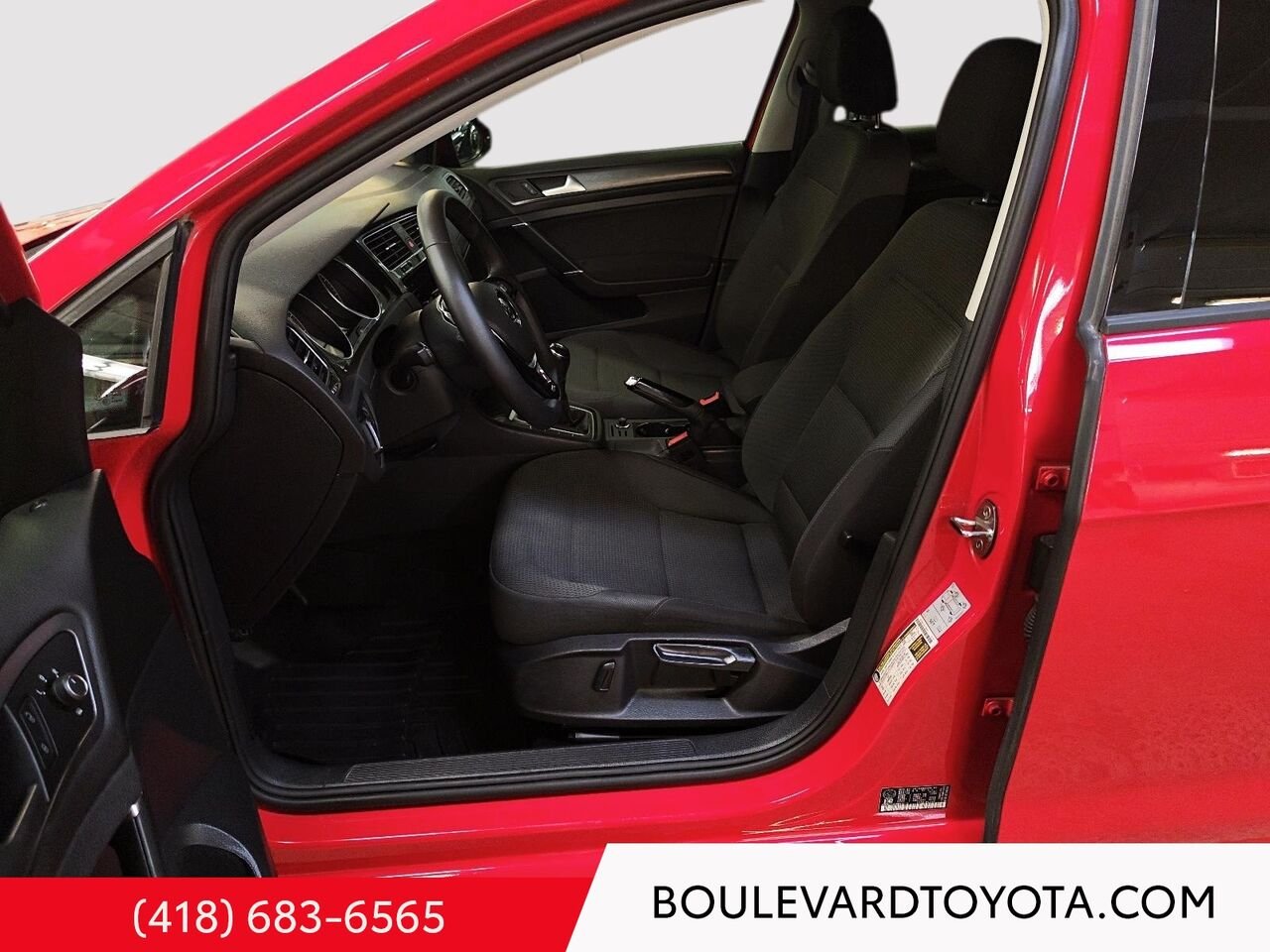 2021 Volkswagen Golf 100057A-59 | COMFORTLINE 5 PORTES AVEC BOÎTE MANUELLE Red Québec - photo #8