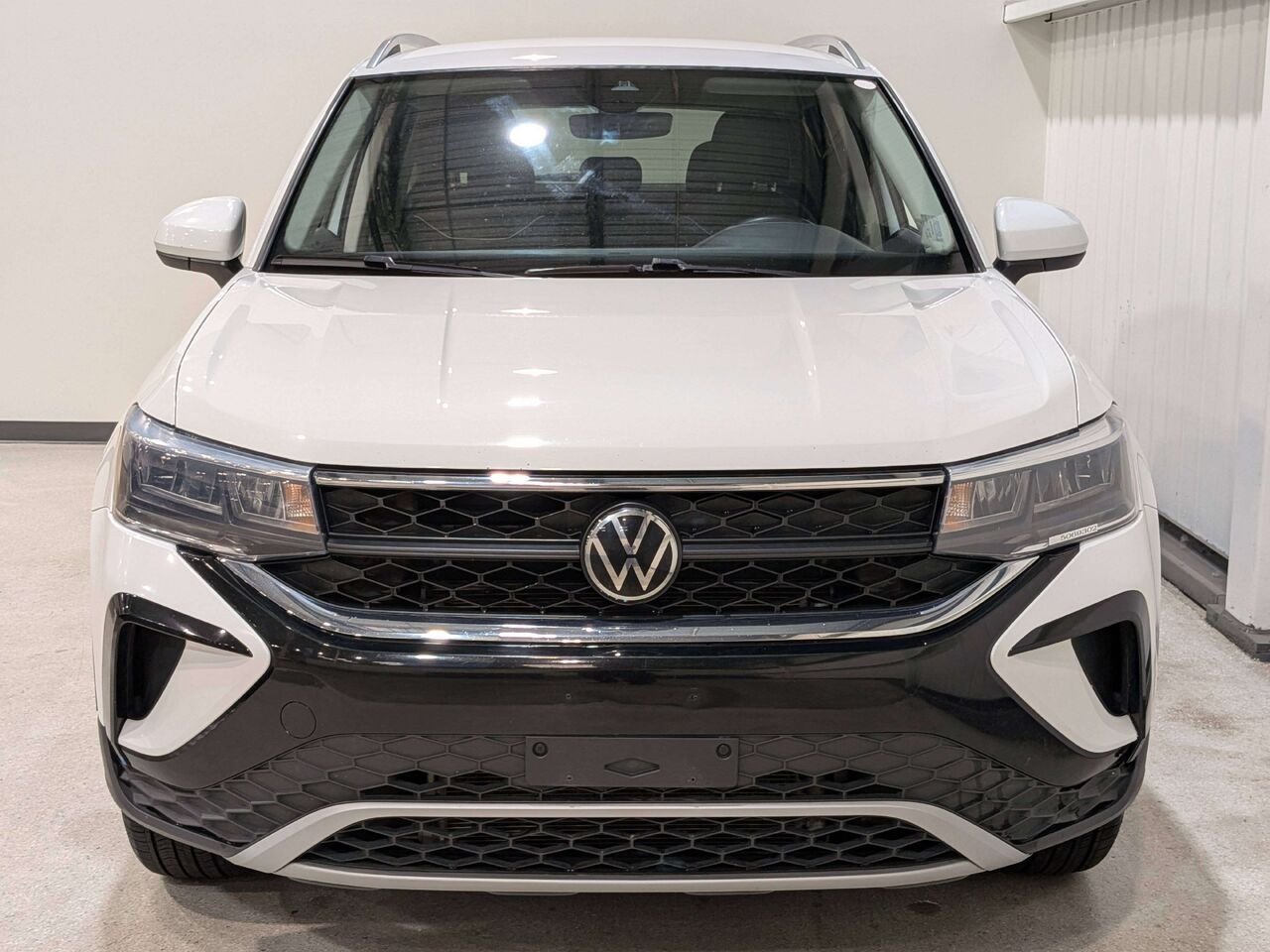 2024 Volkswagen Taos Comfortline 4MOTION White Val-David - photo #3