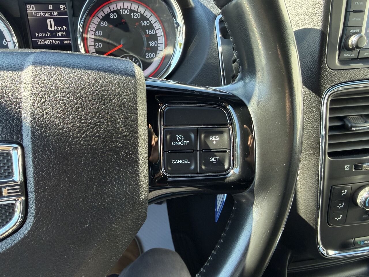 2019 Dodge Grand Caravan Red Thetford Mines - photo #20
