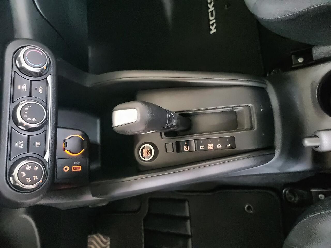 2024 Nissan Kicks S TA Grey Québec - photo #15