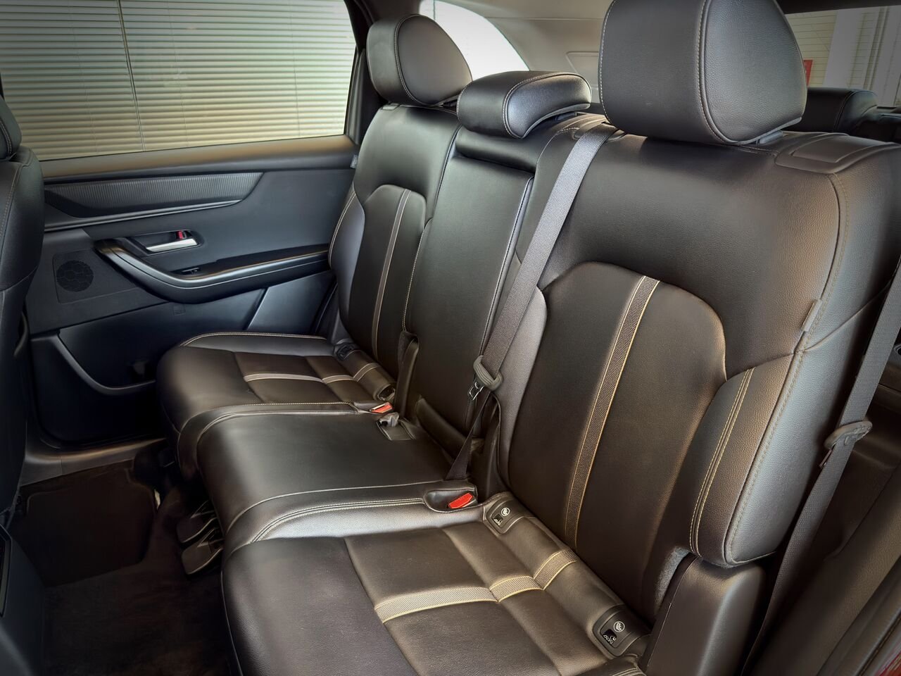 2024 Mazda CX-90 hybride léger Red Notre-Dame-des-Prairies - photo #17
