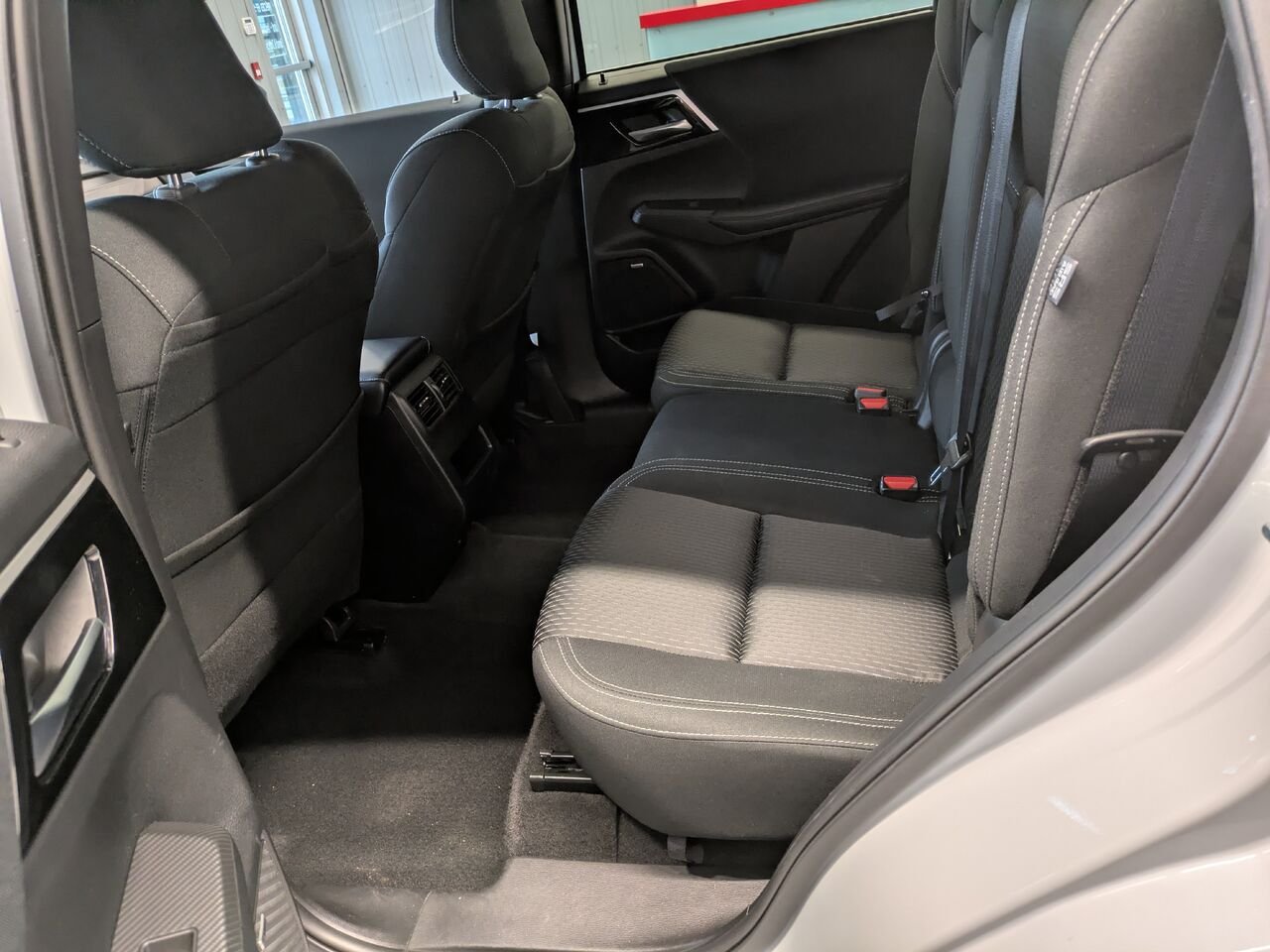 Mitsubishi Outlander 2025 Blanc Gatineau - photo #16