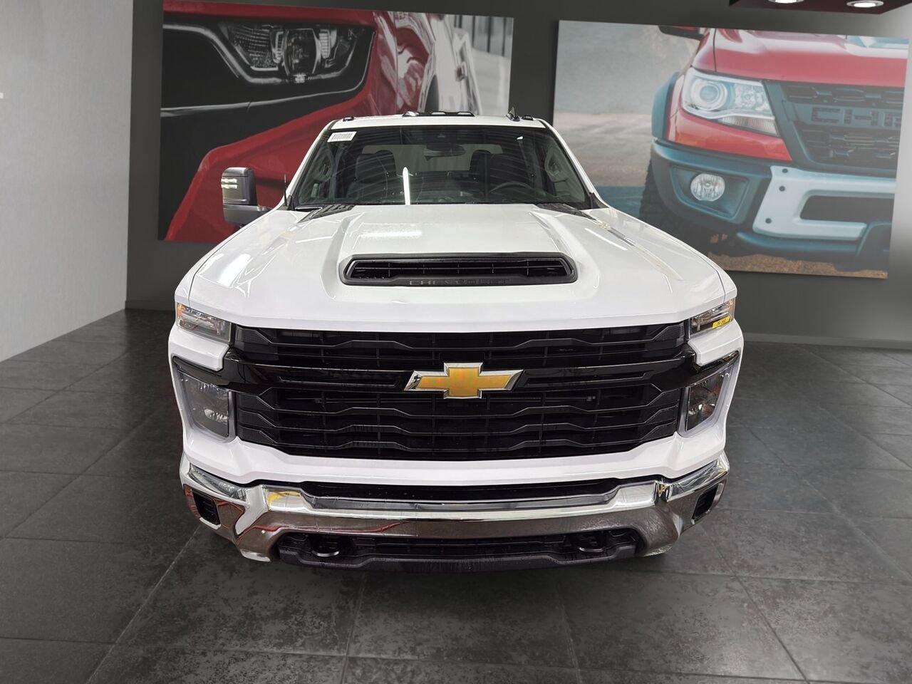 Chevrolet Silverado 2500HD WT cabine multiplace 4RM 172 po 2026 BLANC SOMMET Saint-Hyacinthe - photo #1