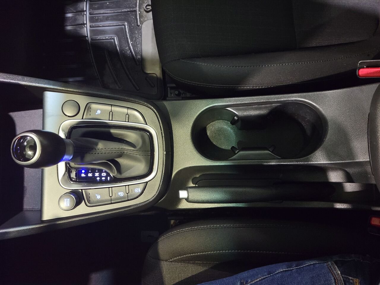 2022 Hyundai Kona White  - photo #28