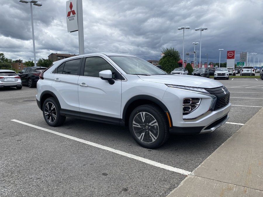 2026 Mitsubishi Eclipse Cross SE S-AWC utilitaire sport 4x4 White Diamond