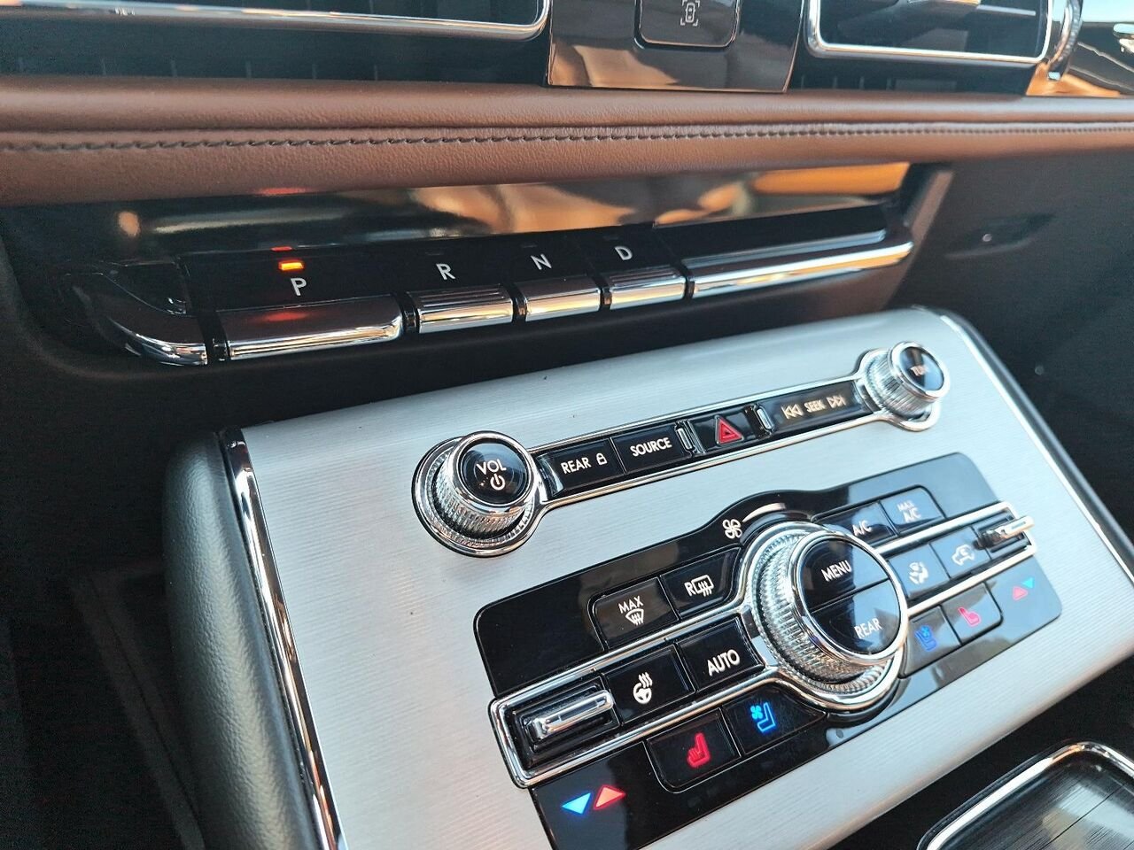2023 Lincoln Aviator Silver Saint-Jérôme - photo #13