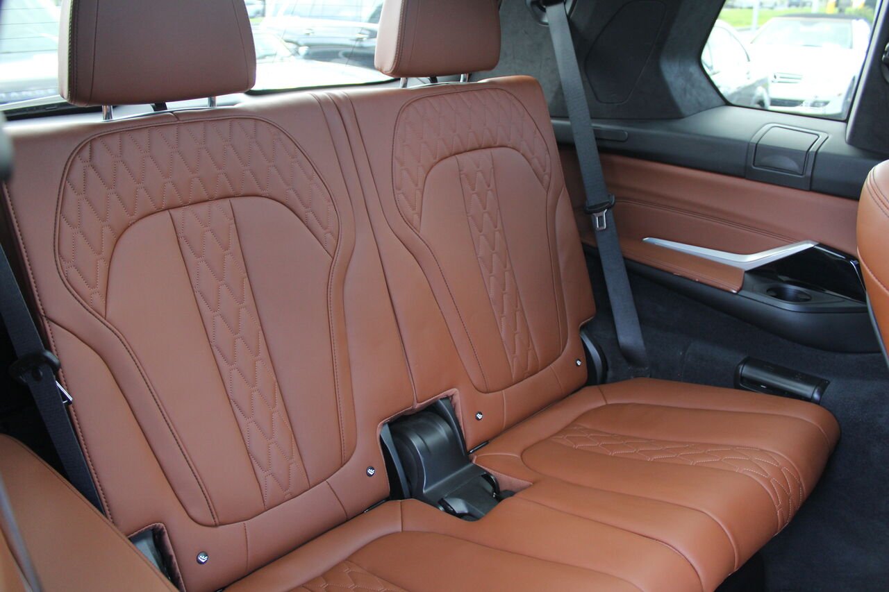 2023 BMW X7 VIN: 5UX33EM04P9P94906 White Sainte-Rose - photo #10