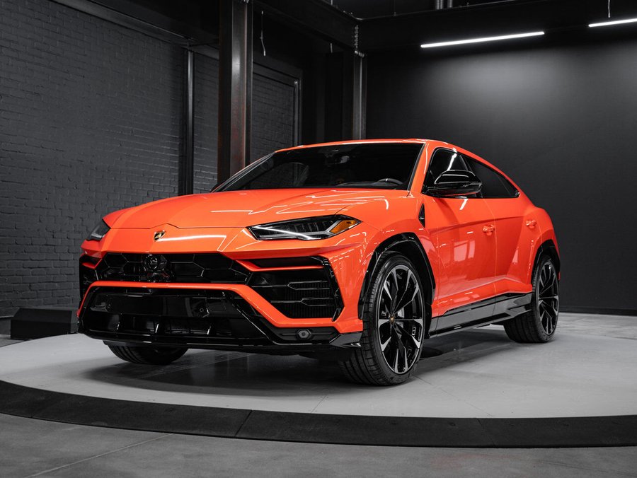 2022 Lamborghini Urus 2022 Orange