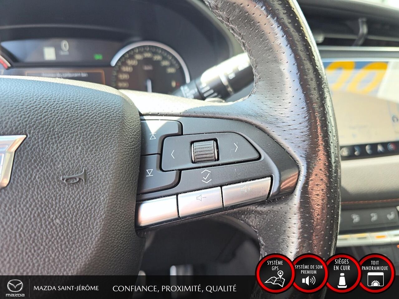 2023 Cadillac XT4 Sport | TOIT PANORAMIQUE | CUIR | AWD | SIÈGES AVANT ET ARRIÈRE CHAUFFANTS Grey Saint-Jérôme - photo #14