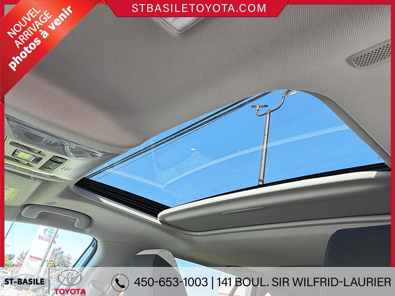 TOYOTA RAV4 Hybride 2023 Blanc Saint-Basile-le-Grand - photo #7
