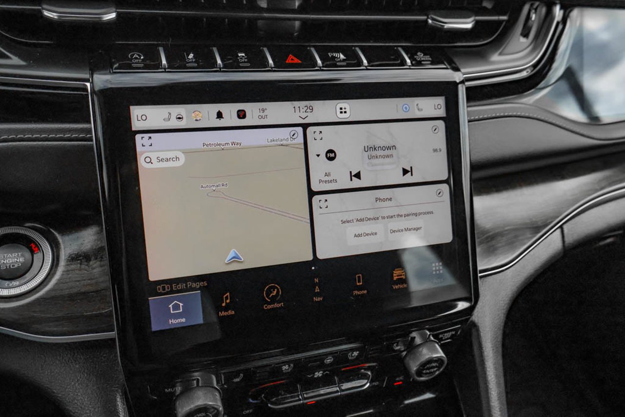2023 Jeep Grand Cherokee Overland 4x4 White Sherwood Park - photo #24