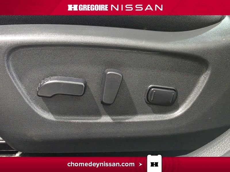 2019 Nissan Rogue White Laval - photo #18