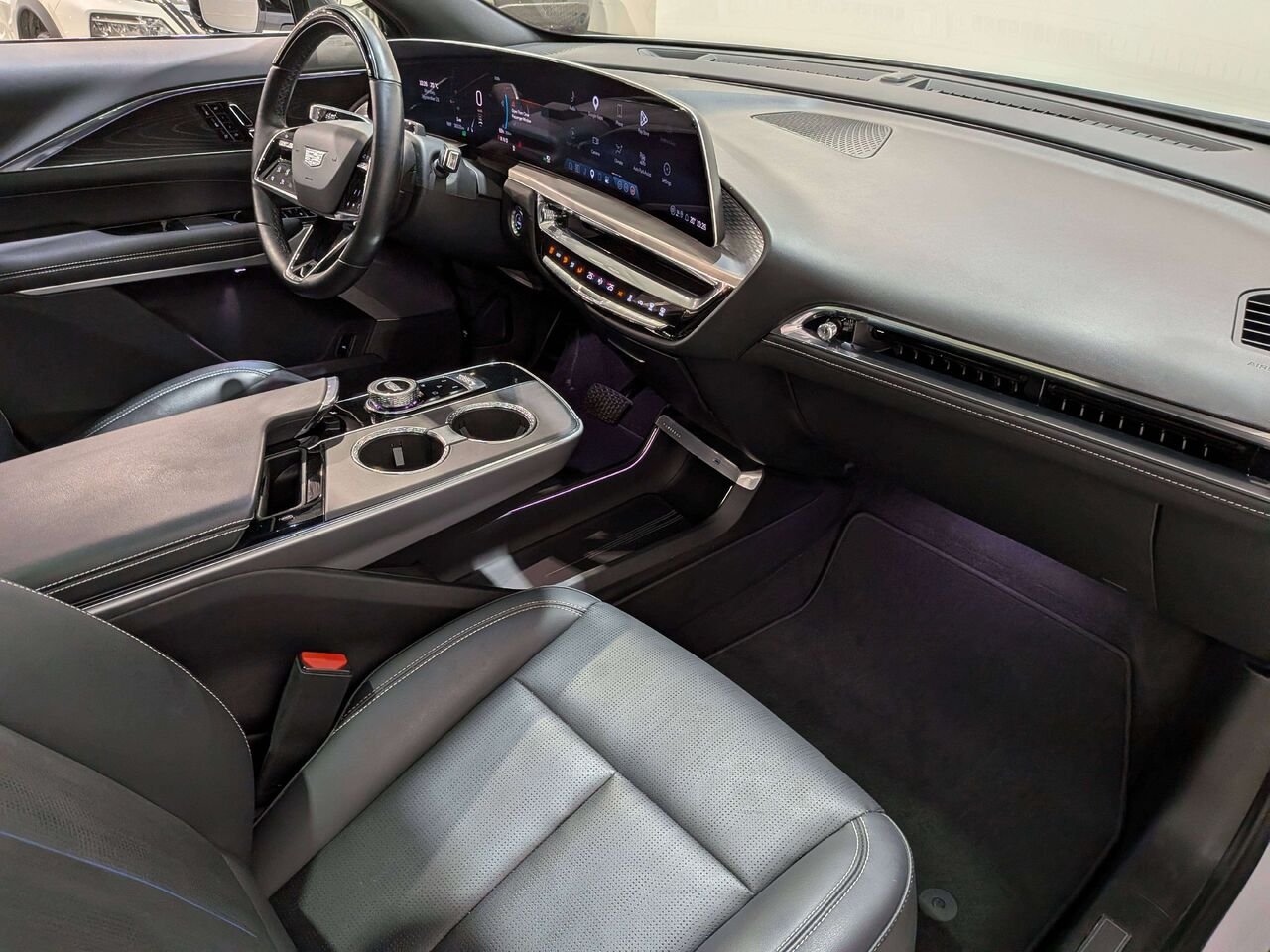 Cadillac LYRIQ 2024 Blanc Val-David - photo #17